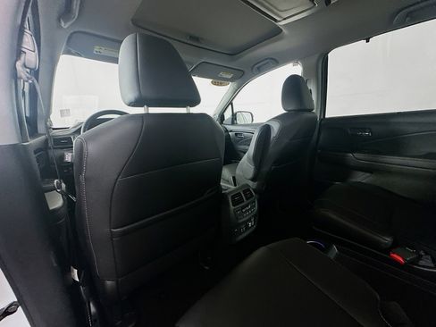 Certified 2022 Honda Pilot Touring image 24