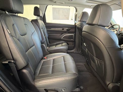 Used 2024 Kia Telluride EX w/ EX Captain's Chair Package FWD image 31