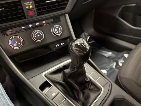 Used 2022 Volkswagen Jetta S image 19