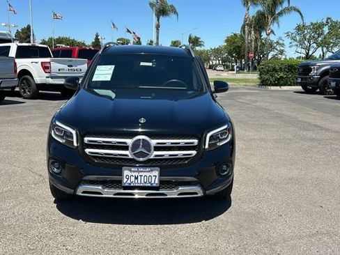 Used 2022 Mercedes-Benz GLB 250 w/ Premium Package Lite image 9