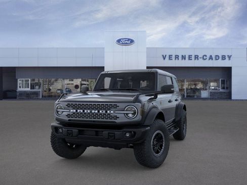 New 2025 Ford Bronco Badlands image 2