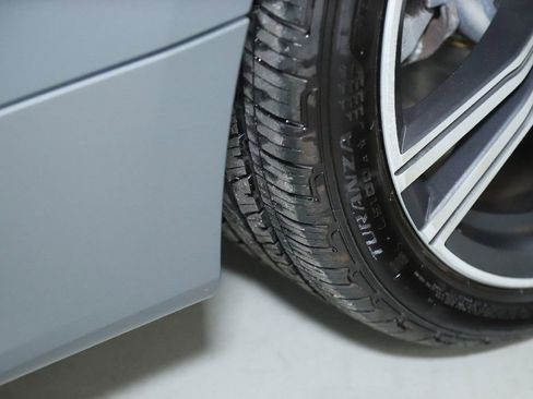 Used 2023 BMW 430i xDrive Coupe w/ Premium Package image 35