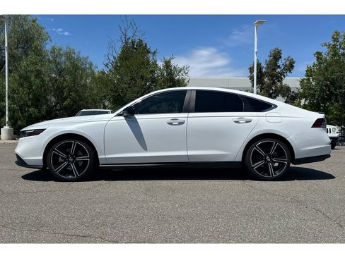 Used 2025 Honda Accord Sport image 2