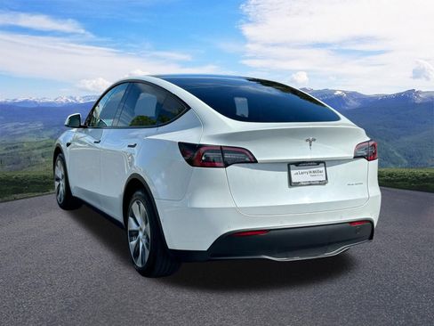 Used 2020 Tesla Model Y Long Range image 3