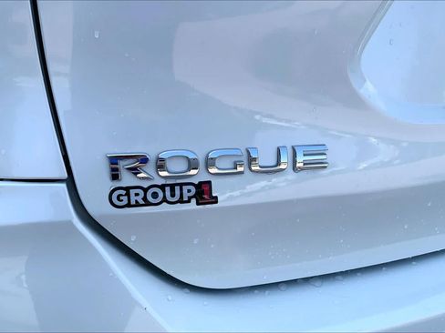 Used 2018 Nissan Rogue SV w/ Sun & Sound Touring Package AWD/4WD image 33