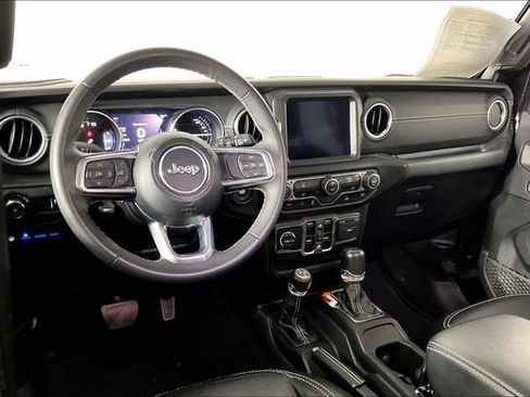 Used 2023 Jeep Wrangler Unlimited Sahara AWD/4WD image 4