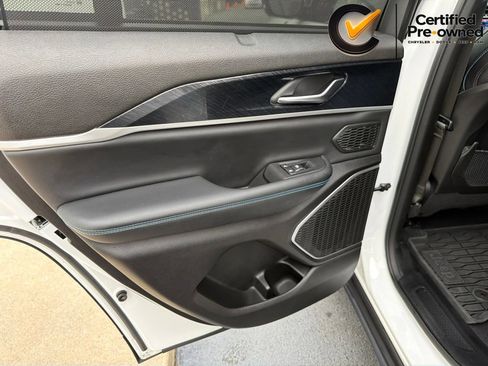 Certified 2022 Jeep Grand Cherokee Trailhawk w/ Advanced Protech Group II AWD/4WD image 47