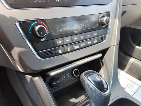 Used 2016 Hyundai Sonata SE FWD image 17