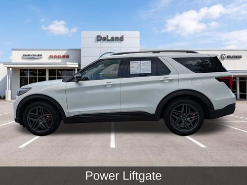 Used 2025 Ford Explorer ST AWD/4WD image 7
