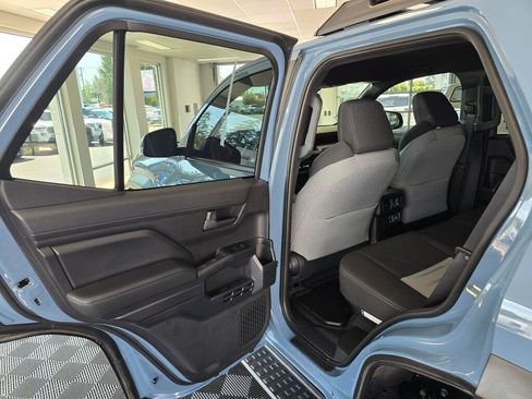 Used 2025 Toyota 4Runner TRD Off-Road AWD/4WD image 34