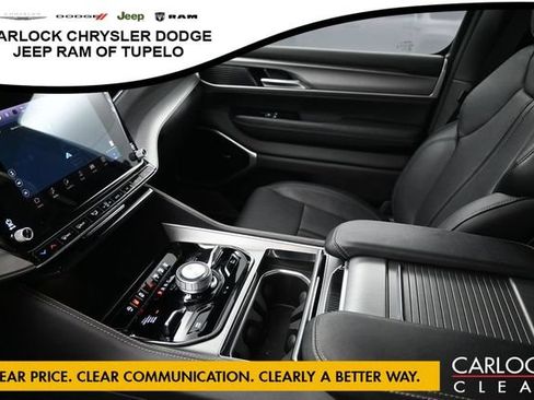 Used 2025 Jeep Wagoneer Series III w/ Premium Group I AWD/4WD image 23
