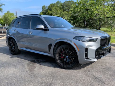 Used 2025 BMW X5 xDrive40i w/ M Sport Package AWD/4WD image 2