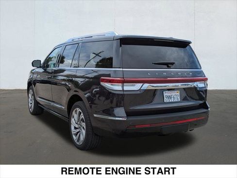 New 2024 Lincoln Navigator Reserve image 3