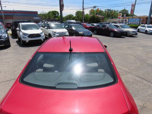 Used 2012 Hyundai Accent GLS w/ Premium Pkg 3 FWD image 4