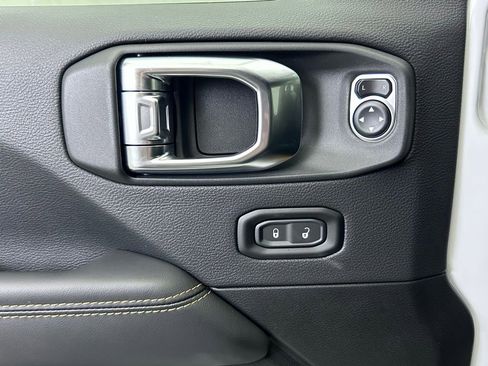 New 2025 Jeep Wrangler Unlimited Rubicon 392 image 21