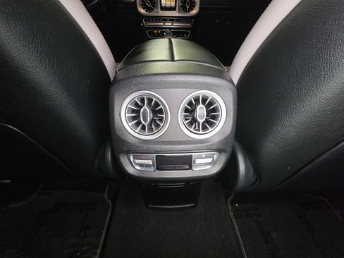Used 2021 Mercedes-Benz G 63 AMG 4MATIC w/ G Manufaktur Interior Package image 39