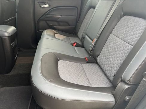 Used 2018 Chevrolet Colorado Z71 AWD/4WD image 11