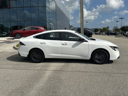 New 2026 Nissan Sentra SV image 6