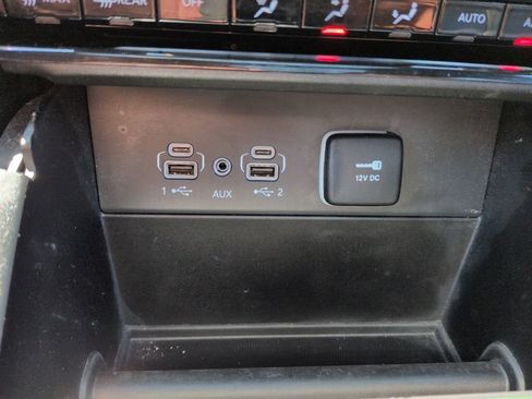 Used 2023 Jeep Grand Cherokee Overland AWD/4WD image 26