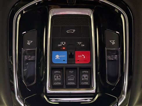 Used 2022 Jeep Grand Cherokee Overland w/ Adv Protech Group III AWD/4WD image 26