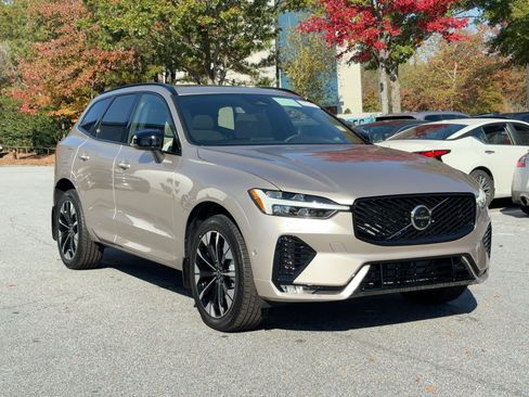 Used 2026 Volvo XC60 B5 Plus w/ Climate Package AWD/4WD image 7