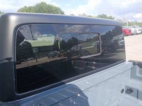 New 2025 Jeep Gladiator Sport image 7