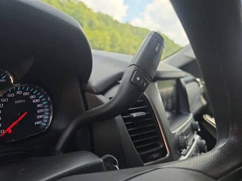 Used 2019 Chevrolet Tahoe 4WD image 19