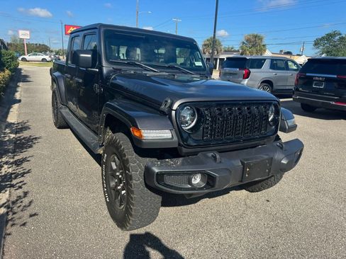 Used 2024 Jeep Gladiator Sport AWD/4WD image 5