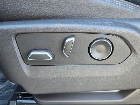 New 2026 GMC Yukon Denali w/ Advanced Technology Package AWD/4WD image 18