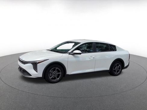 Used 2025 Kia K4 FWD image 8