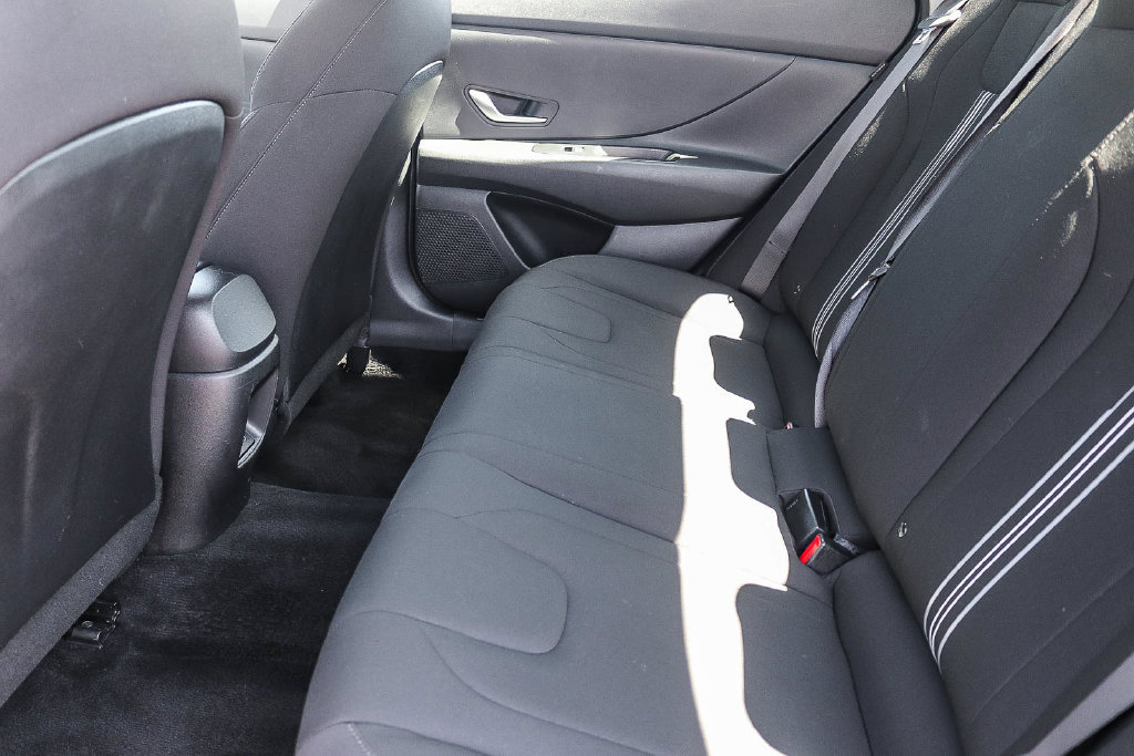 Used 2024 Hyundai Elantra SEL FWD image 18