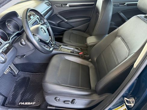 Used 2019 Volkswagen Passat 2.0T SE R-Line FWD image 5