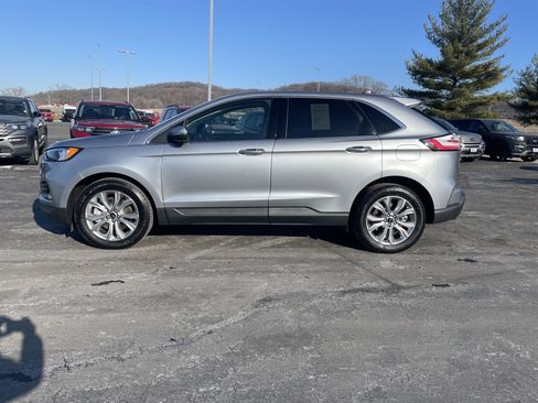 Used 2023 Ford Edge Titanium image 2