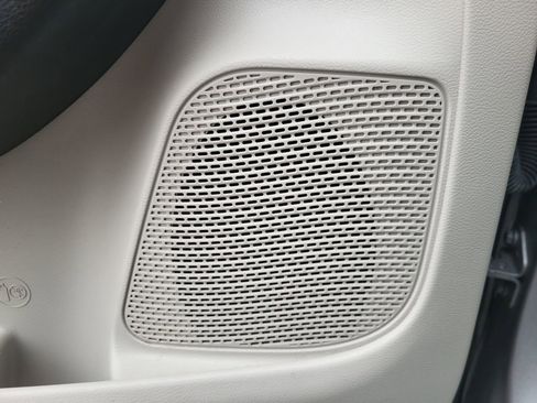 Used 2021 Chrysler Voyager Lxi image 19