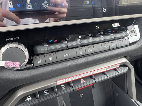 New 2026 Toyota Tundra Limited image 27