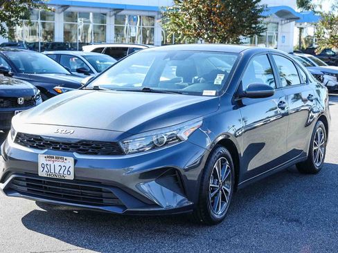 Used 2022 Kia Forte LXS image 3