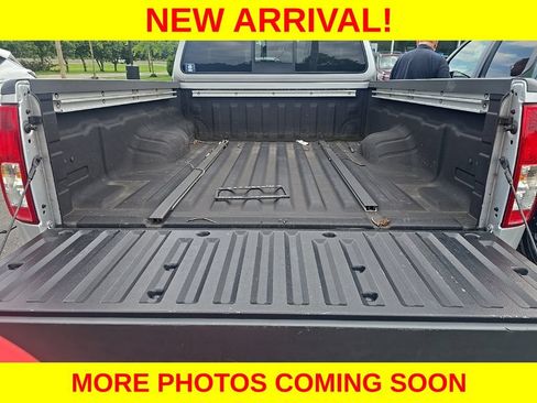 Used 2018 Nissan Frontier SV w/ Value Truck Package AWD/4WD image 10
