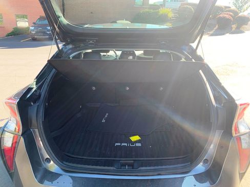 Used 2018 Toyota Prius Three Touring image 13