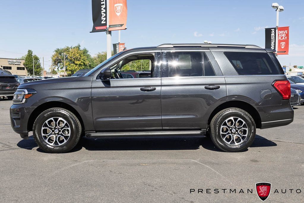 Used 2024 Ford Expedition XLT AWD/4WD image 16