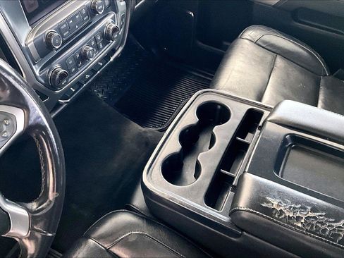 Used 2017 Chevrolet Silverado 1500 LTZ Z71 image 16