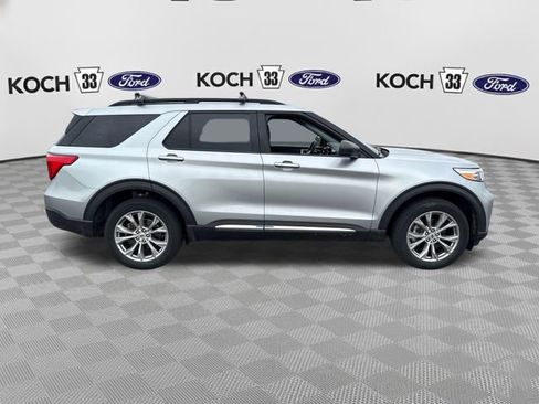 Used 2023 Ford Explorer XLT w/ Equipment Group 202A AWD/4WD image 9