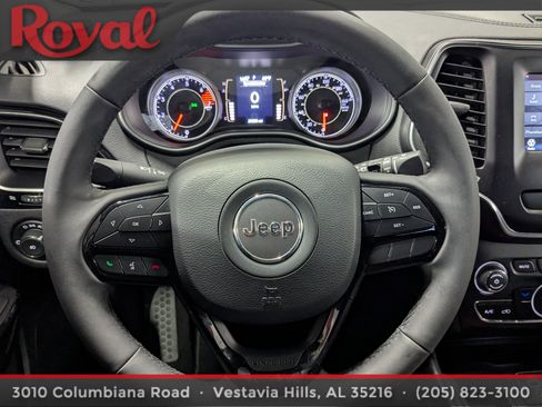 Used 2020 Jeep Cherokee Latitude Plus image 20