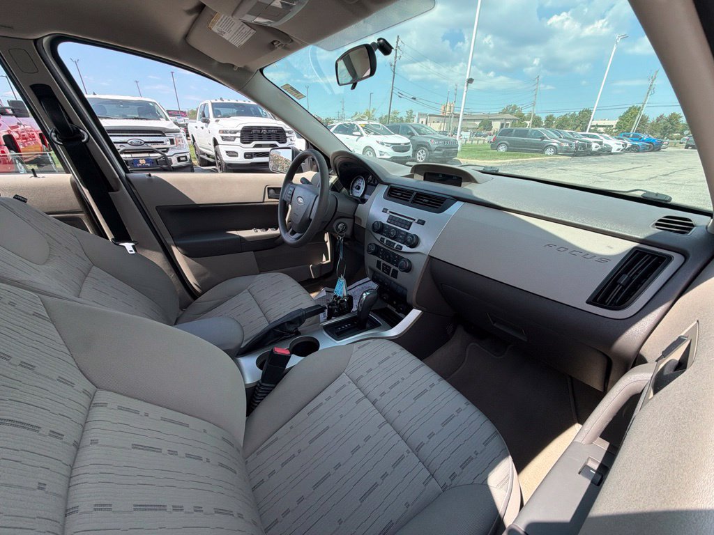 Used 2009 Ford Focus SE FWD image 17