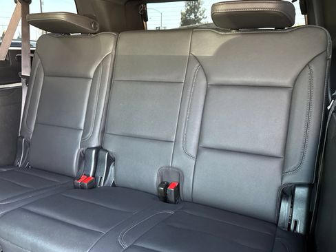 Used 2025 Chevrolet Suburban LT w/ Comfort Package AWD/4WD image 37
