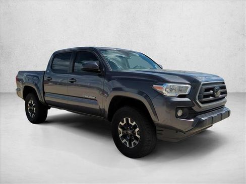 Used 2022 Toyota Tacoma SR5 RWD image 3