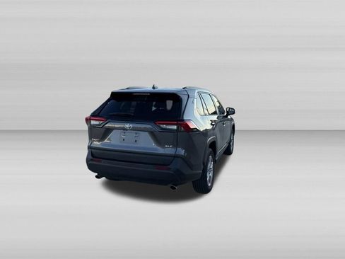 Used 2025 Toyota RAV4 XLE AWD/4WD image 7