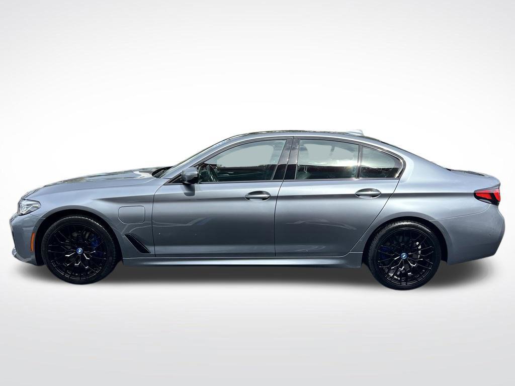Used 2022 BMW 530e xDrive w/ Premium Package AWD/4WD image 5