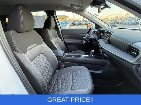 Used 2025 Nissan Kicks SV w/ Illumination Package AWD/4WD image 16