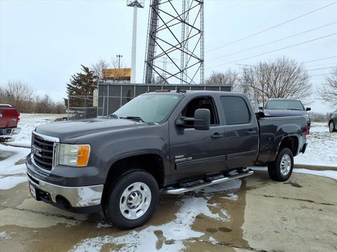 Used 2010 GMC Sierra 2500 SLE w/ SLE Preferred Package image 4
