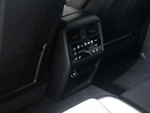 Certified 2025 Porsche Cayenne S image 20